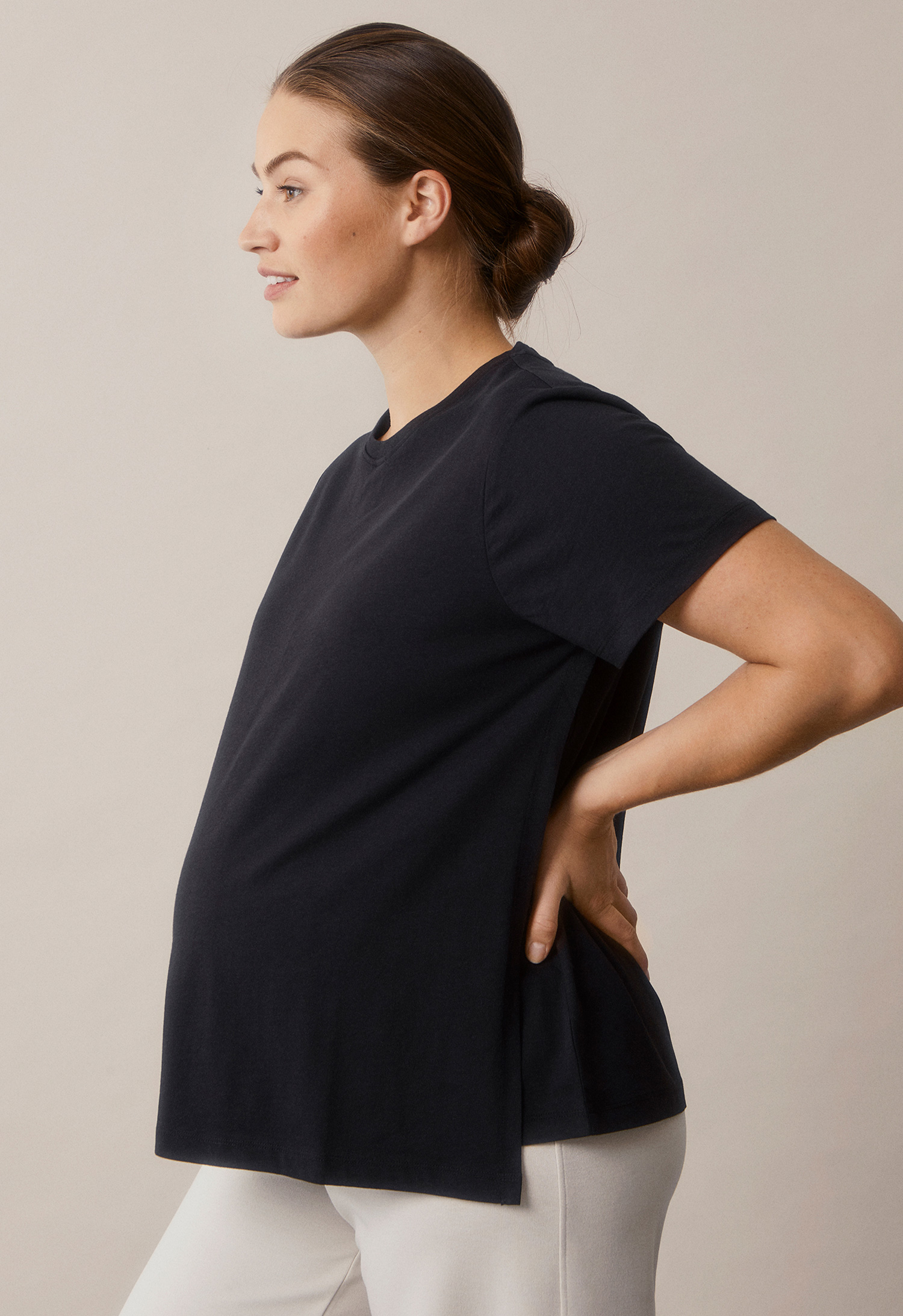 Maternity t-shirt with nursing access - Black - PRE-ORDER – Ships at the beginning of February gallery