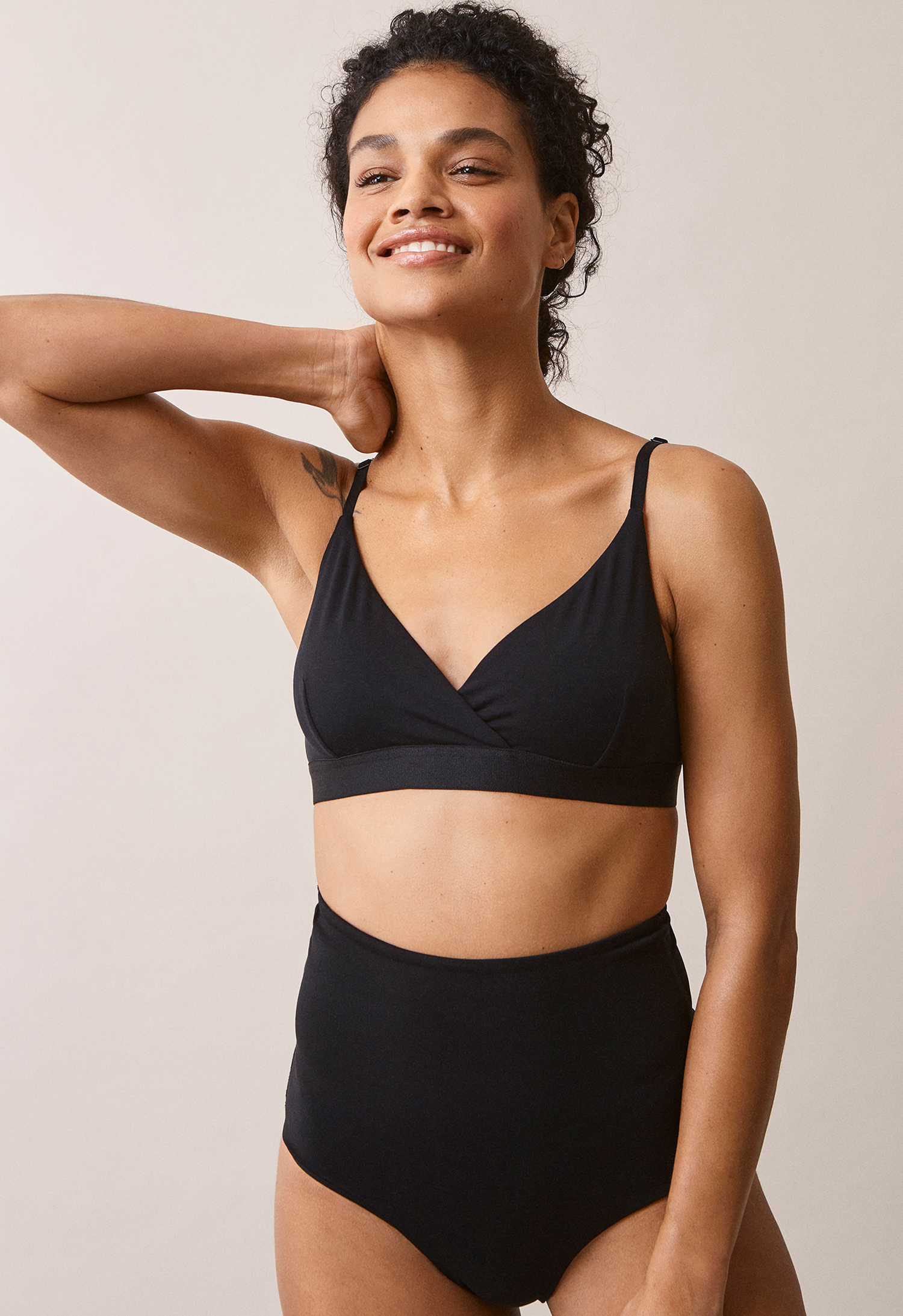 Nursing bralette - Black gallery